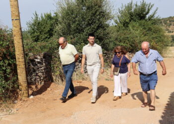Román García resalta el buen estado de las calles y servicios de Rebollosa de Jadraque gracias al trabajo y la dedicación de la alcaldesa