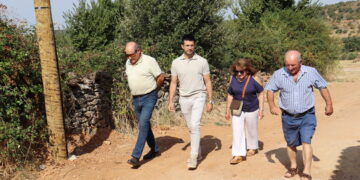 Román García resalta el buen estado de las calles y servicios de Rebollosa de Jadraque gracias al trabajo y la dedicación de la alcaldesa
