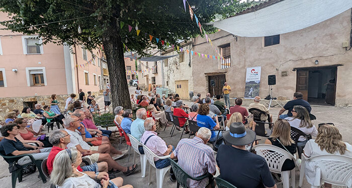 Huertapelayo acoge la presentación de Abarca, la edición número 7 de la revista de la Federación Alto Tajo 1 Huertapelayo acoge la presentación de Abarca, la edición número 7 de la revista de la Federación Alto Tajo