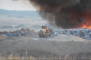 El incendio de la Planta de Residuos Sólidos Urbanos de la Diputación de Cuenca quemó 800 metros cuadrados de basura 2 Incendio en el vertedero de Cuenca