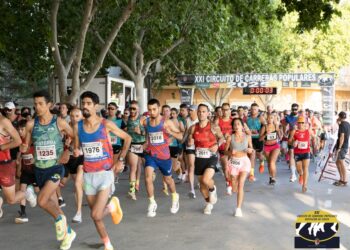 Andrés Felipe Sarta y Ascensión Leal triunfan en la Carrera Popular “Villa de Iniesta”