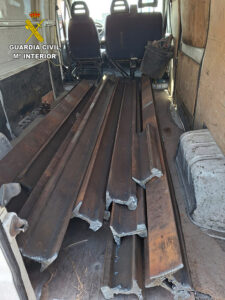 La Guardia Civil de Guadalajara detiene a cuatro miembros de un clan familiar dedicado a la sustracción de material ferroviario 2 La Guardia Civil de Guadalajara detiene a cuatro miembros de un clan familiar dedicado a la sustracción de material ferroviario