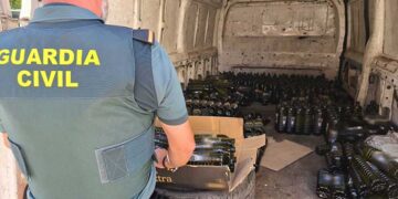 La Guardia Civil de Guadalajara detiene a dos personas por la sustracción de media tonelada de aceite de oliva de un camión estacionado en la A-2