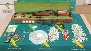 La Guardia Civil desmantela un punto de venta de cocaína en Villanueva de la Torre 2 La Guardia Civil desmantela un punto de venta de cocaína en Villanueva de la Torre