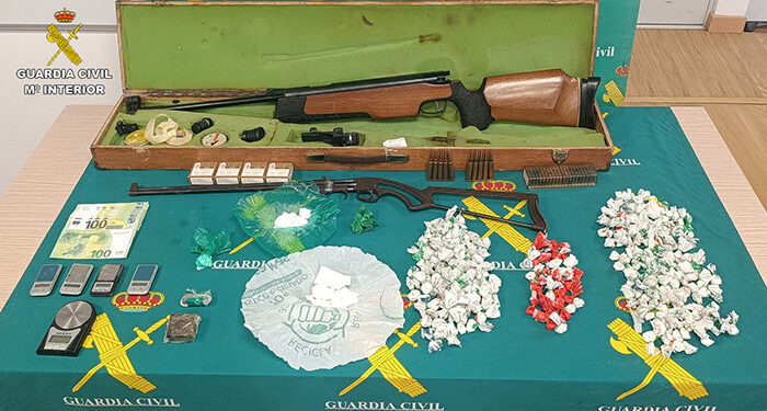 La Guardia Civil desmantela un punto de venta de cocaína en Villanueva de la Torre 1 La Guardia Civil desmantela un punto de venta de cocaína en Villanueva de la Torre