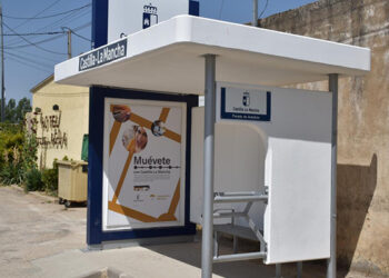 La Junta firma el nuevo contrato de mantenimiento de hitos y marquesinas con una inversión cercana a los 750.000 euros