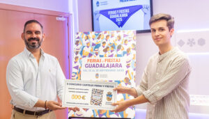 La energía, la gente y el pañuelo morado protagonistas en el cartel oficial de las Ferias y Fiestas de Guadalajara 2025, obra del joven diseñador Jaime Prada Muñoz