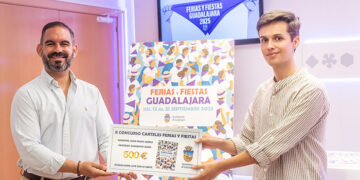La energía, la gente y el pañuelo morado protagonistas en el cartel oficial de las Ferias y Fiestas de Guadalajara 2025, obra del joven diseñador Jaime Prada Muñoz