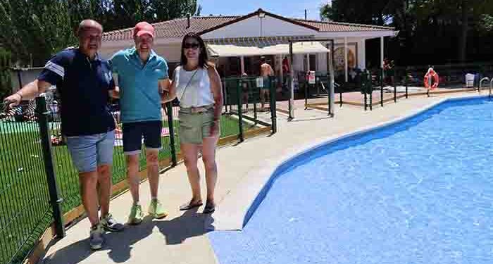 La piscina de Pareja, totalmente renovada y accesible 1 La piscina de Pareja, totalmente renovada y accesible