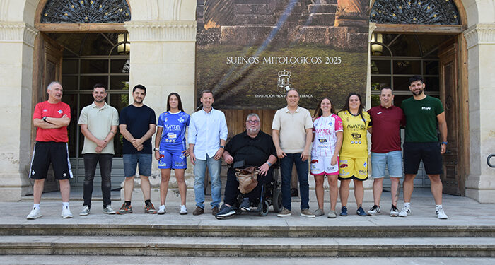 Martínez Chana reitera el apoyo al Vivo Cuenca en la presentación de sus nuevas equipaciones en la Diputación 1 Martínez Chana reitera el apoyo al Vivo Cuenca en la presentación de sus nuevas equipaciones en la Diputación