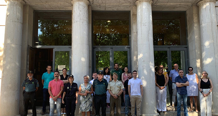 Minuto de silencio en la Subdelegación del Gobierno en Cuenca en repulsa por el último asesinato machista en Badajoz 1 Minuto de silencio en la Subdelegación del Gobierno en Cuenca en repulsa por el último asesinato machista en Badajoz