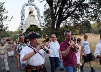 Procesión y tradiciones marcan el día grande de las fiestProcesión y tradiciones marcan el día grande de las fiestas en Tamajónas en Tamajón