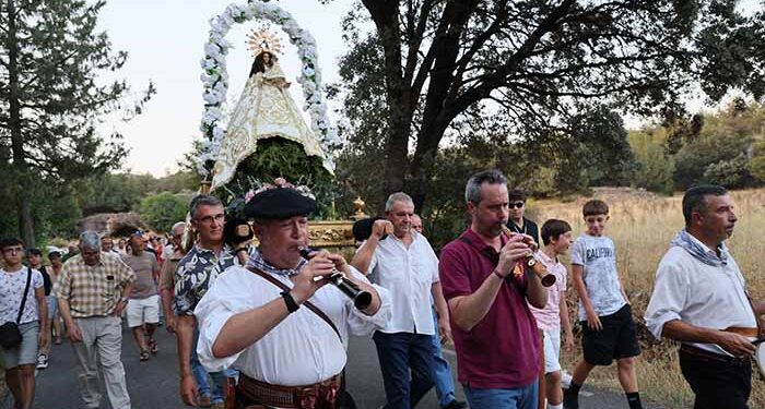 Procesión y tradiciones marcan el día grande de las fiestas en Tamajón 1 Procesión y tradiciones marcan el día grande de las fiestProcesión y tradiciones marcan el día grande de las fiestas en Tamajónas en Tamajón