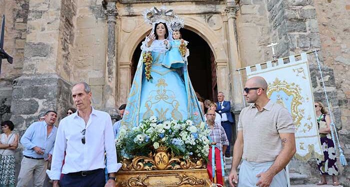 Seis paradas para un viaje de siglos en Cogolludo en el día de la Virgen de los Remedios