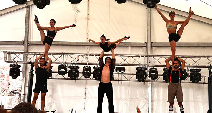 Setiles arranca sus fiestas de verano con el estreno de un espectáculo de acrobacias y fuego 1 Setiles arranca sus fiestas de verano con el estreno de un espectáculo de acrobacias y fuego