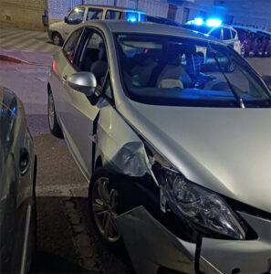 Un conductor se da a la fuga y da positivo en alcoholemia tras chocar contra una farola en Cuenca 2 Un conductor se da a la fuga y da positivo en alcoholemia tras chocar contra una farola en Cuenca