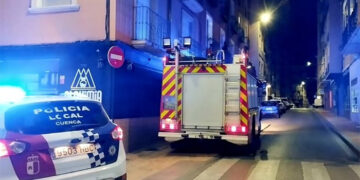 Un incendio en una vivienda de la calle Ramón y Cajal calcina una cocina sin causar heridos