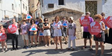 Cardenete se une al Abrazo al Agua mundial 2025, convocado por la asociación Alianza Mar Menor