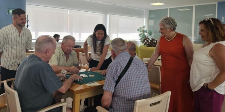 p1j2cbgtj21co31d0int317h5sal4