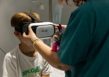 El uso de gafas de realidad virtual reduce la ansiedad de los pequeños pacientes de las Urgencias Pediátricas del Hospital de Guadalajara