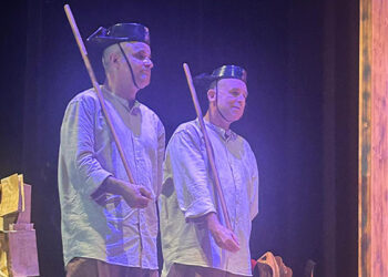 Apoteósico estreno teatral en Cabanillas de «Ultramarinos de Lucas»