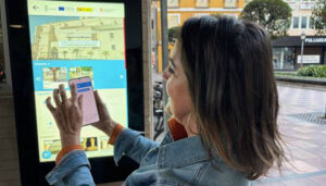 Ciudad Real a la vanguardia del turismo con la inteligencia artificial de sus nuevas pantallas interactivas