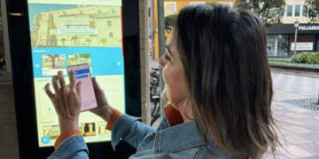 Ciudad Real a la vanguardia del turismo con la inteligencia artificial de sus nuevas pantallas interactivas