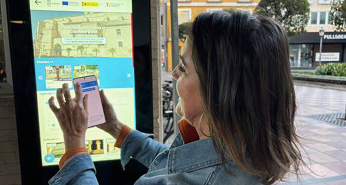 Ciudad Real a la vanguardia del turismo con la inteligencia artificial de sus nuevas pantallas interactivas