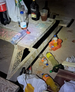 Denunciados varios jóvenes por hacer botellón en el parque de Los Moralejos de Cuenca