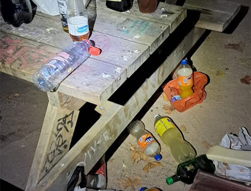 Denunciados varios jóvenes por hacer botellón en el parque de Los Moralejos de Cuenca