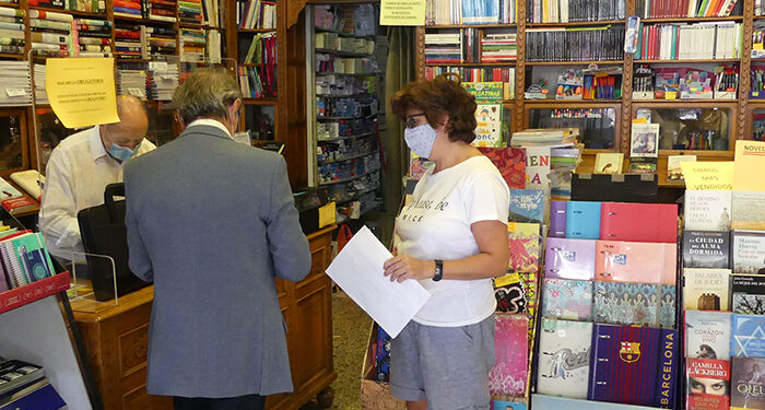 Dieciocho personas disfrutarán de vales de 75 euros por comprar los libros de texto en las librerías de Cuenca 1 Dieciocho personas disfrutarán de vales de 75 euros por comprar los libros de texto en las librerías de Cuenca