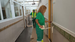 El Ayuntamiento de Cabanillas «pone guapos» los centros escolares antes de la vuelta al cole