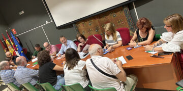 El Consejo de Mayores de Cuenca reconoce a la Atención al Paciente Geriátrico en el Área de Cuenca y a Isabel Rosas en el acto del Día de las Personas Mayores