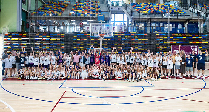 El Multiusos acogió el II Encuentro de Baloncesto Femenino con una jornada dedicada al deporte y al reconocimiento