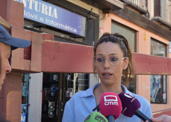 El PSOE denuncia el “descontrol” en Ferias, con el concejal de Festejos, ausente, y colocando talanqueras que obstruirán el desfile y chupinazo