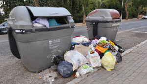 El PSOE exige a Guarinos que ponga fin al problema de la limpieza en la ciudad: más sucia, con peores servicios y cada vez más caros 2 El PSOE exige a Guarinos que ponga fin al problema de la limpieza en la ciudad más sucia, con peores servicios y cada vez más caros