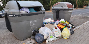 El PSOE exige a Guarinos que ponga fin al problema de la limpieza en la ciudad: más sucia, con peores servicios y cada vez más caros