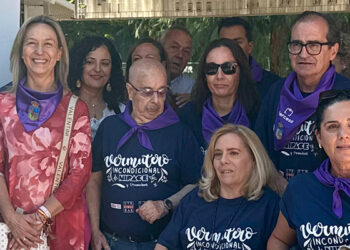 El Vermú Solidario de Nipace y Ademgu une fiesta y compromiso social en el Parque de La Concordia