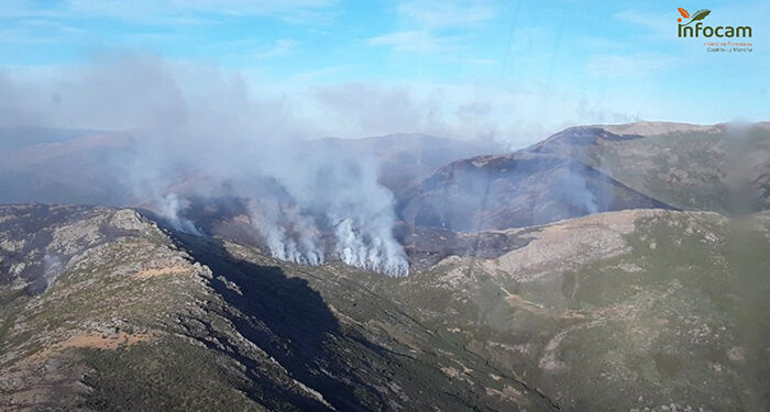 El incendio del Pico del Lobo arrasa ya 690 hectáreas en la Sierra Norte de Guadalajara 1 El incendio del Pico del Lobo arrasa ya 690 hectáreas en la Sierra Norte de Guadalajara