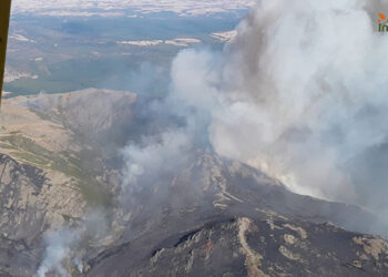 El incendio del Pico del Lobo pasa a Segovia ya van 2.800 hectáreas arrasadas