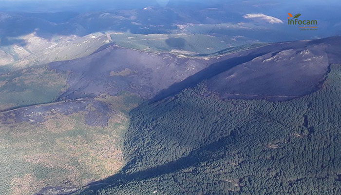 El incendio en el Pico del Lobo baja a nivel 1 y se desmoviliza a la UME