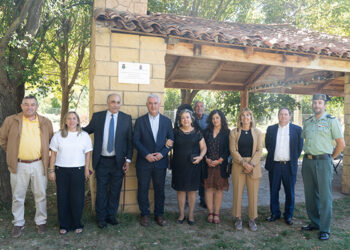 El presidente de la Diputación de Guadalajara visita la zona recreativa de Villel de Mesa, recuperada tras la DANA