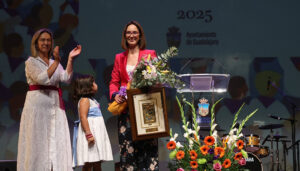 “Guadalajara me lo ha dado todo”, Rosa San Millán emociona en un pregón que abre las Ferias con alma, tradición y futuro