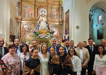 Guadalajara renueva su devoción a la Antigua con la tradicional Ofrenda Floral por parte de instituciones y asociaciones