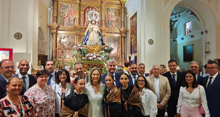 Guadalajara renueva su devoción a la Antigua con la tradicional Ofrenda Floral por parte de instituciones y asociaciones