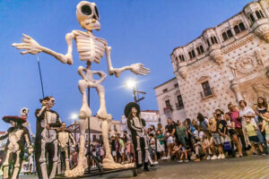 Guadalajara se convierte en un gran escenario con el espectacular Desfile de Carrozas “El Musical de los Musicales” 2 Guadalajara se convierte en un gran escenario con el espectacular Desfile de Carrozas “El Musical de los Musicales”