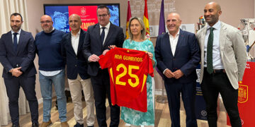 Guarinos destaca el compromiso de Guadalajara con el deporte y el orgullo de recibir a la “Rojilla” en el Pedro Escartín