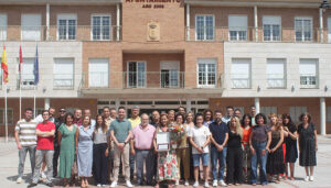 Homenaje a la funcionaria Lourdes Caballero, histórica conserje del Colegio San Blas, en su jubilación