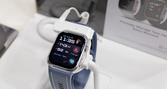 Huaewi presenta el nuevo Watch D2 en color azul, capaz de monitorizar la presión arterial y detectar arritmias, sin renunciar a su característico diseño