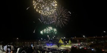 Fuegos artificiales para despedir San Julián 2025
